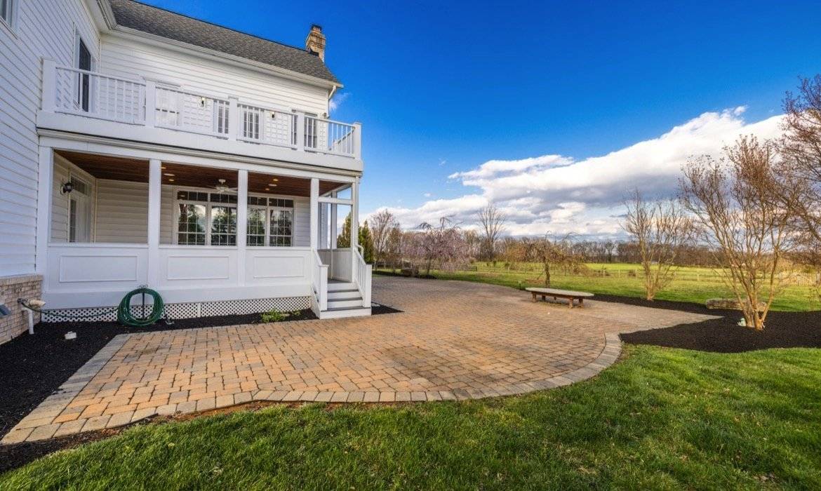 Garrell Group Leesburg Real Estate 15982 London Council Ln web 11 Back Patio