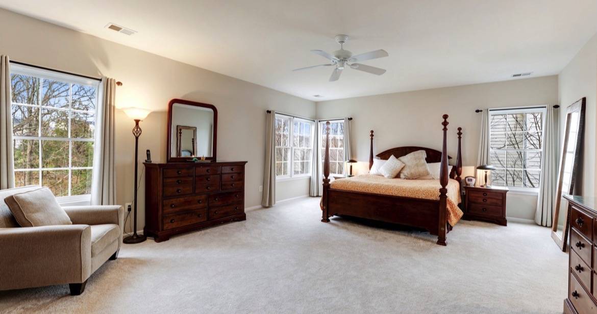 Garrell Group Leesburg Real Estate 18451 Rim Rock Cir web 17 primary bedroom