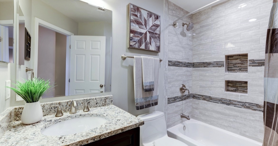 Garrell Group Real Estate 43168 Malloch Pl web 19 Full Bathroom