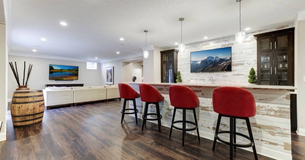 Garrell Group Real Estate Lansdowne Best 19075 Boyer Fields Pl web 20 Basement Bar Counter