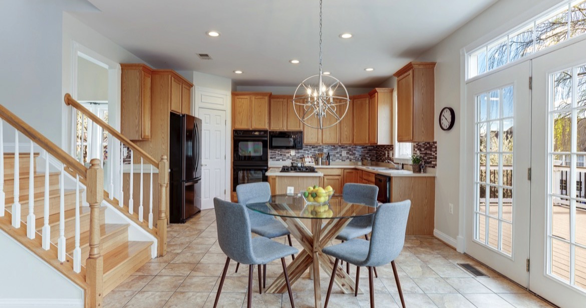 Garrell Group Real Estate Leesburgh 741 Bonnie Ridge Dr NE web 13 Kitchen Eating Area